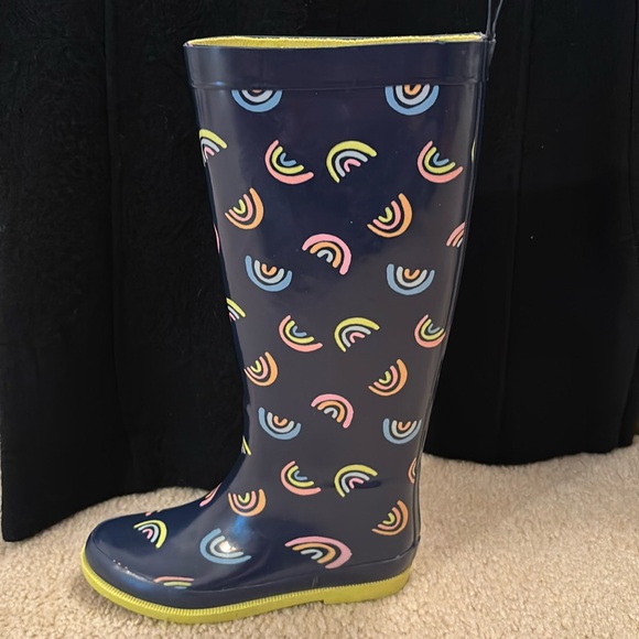 ADORABLE CHILDRENS TALL RAIN BOOTS! - Picture 1 of 5